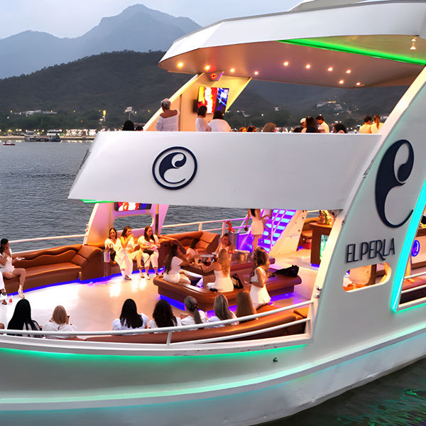 El Perla Catamarán / Ejecutivo